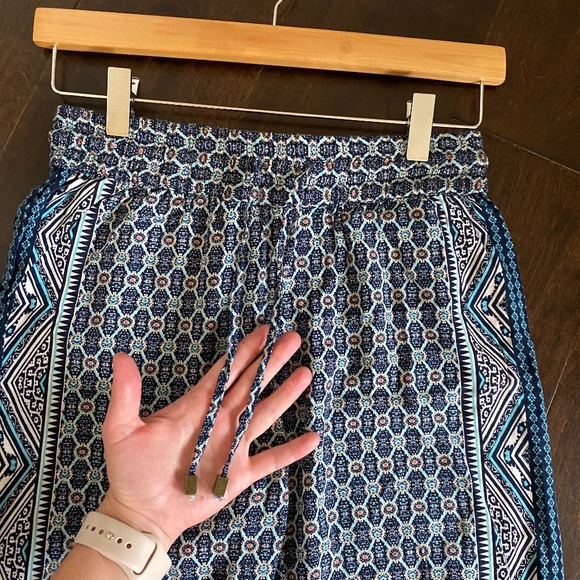 Fun and flowy summer pants - Picture 2 of 5